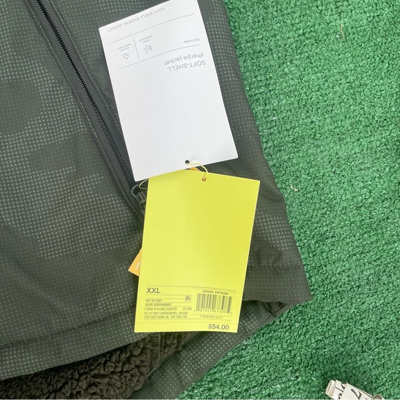 All In Motion Olive Green Men's Jacket with Faux Fur Inside Camo Print Size XXL - Picture 5 of 6